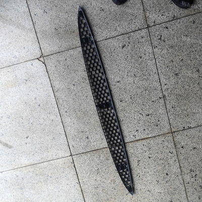 988025 GRILLE-LOWER-TK BLACK,SP THERMO KING T-600M, T-800M, T-1000M, T-680Pro, T-880Pro, T-1080Pro'nun alt kapağı