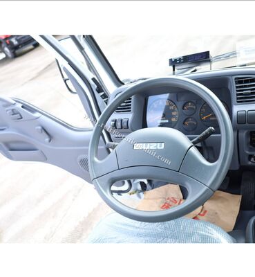 Isuzu 100p Japonya Markası Kamyon şasi 4.1 metre uzunluğunda THERMO KING soğutma üniteleri ile buzdolabı RV380V 4X2 Mini 3 ton 2 ton Dondurucu Soğutucu Kamyon